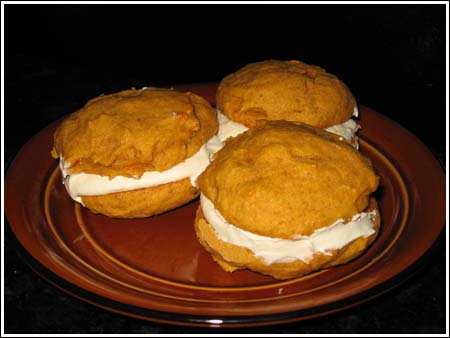 pumpkin-whoopie-pies-on-plate.jpg pumpkin-whoopie-pies-on-plate.jpg