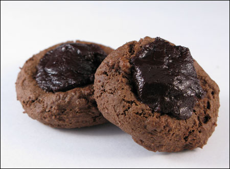 http://www.cookiemadness.net/wp-content/uploads/2008/01/fudge-cookies.jpg