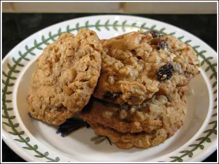 oatmeal raisin cookies with oil and pineapple juice