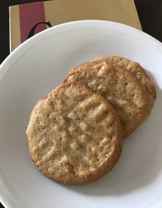 Thin Chewy Peanut Butter Cookies