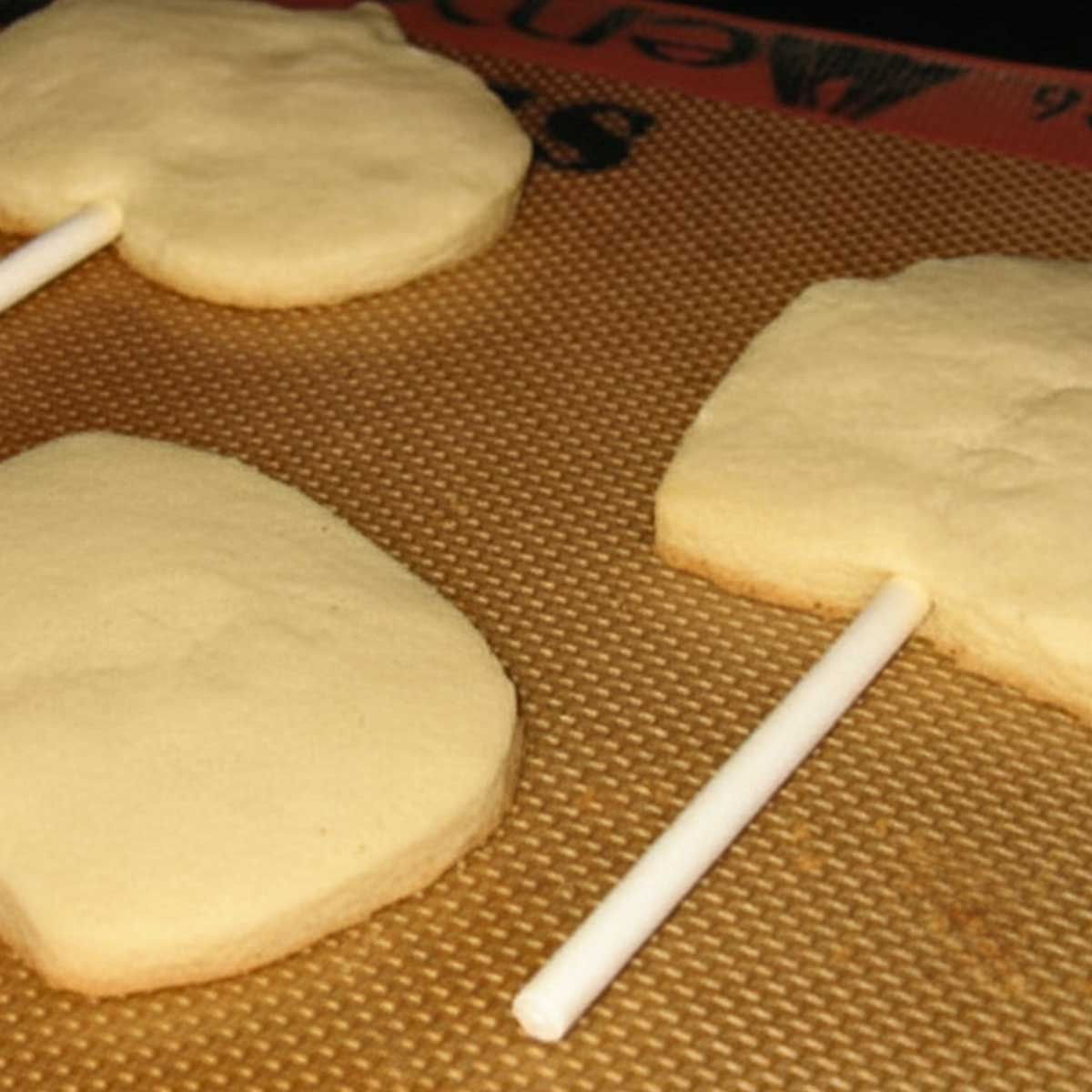 Sugar Cookies on a Stick are thick, sandy, sugar cookies that stay on sticks.