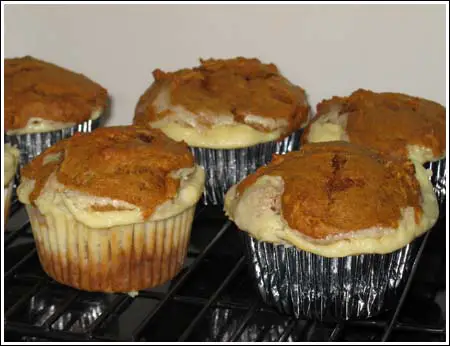 Marbled Pumpkin Cheesecake Muffins