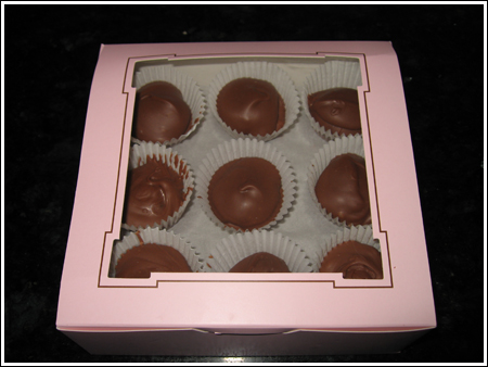 kahlua crunch cups also known as espresso crunch cups in a bakery box.