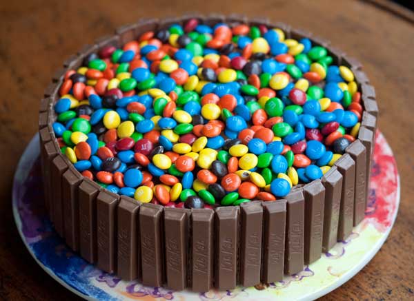 Kit Kat Cake