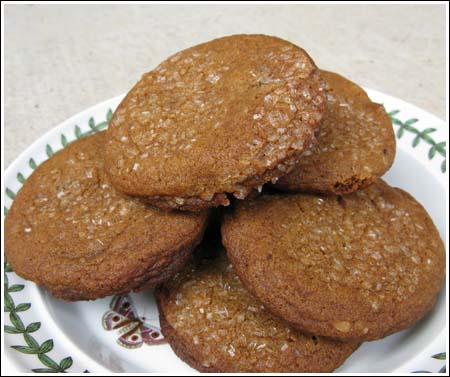 https://www.cookiemadness.net/wp-content/uploads/2008/04/ginger-cookies.jpg