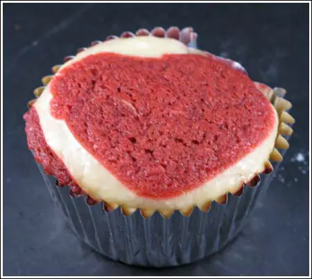 red velvet cheesecake cup