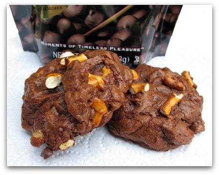 chocolate-pretzel-cookies chocolate shock cookies