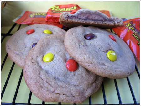 peanutbuttercookies Reese\'s stuffed peanut butter cookies