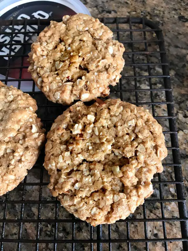 Crunchy Hearty Oatmeal Cookies