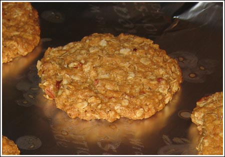 crunchy hearty oatmeal cookies