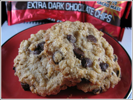 crunchy oatmeal chocolate chip cookies