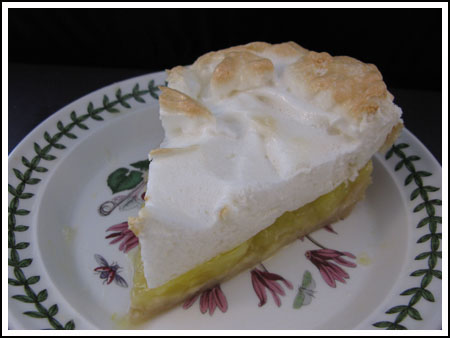 lemon meringue pie slice