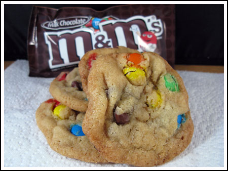 Crispy Chocolate Chip Cookies with M&M's - Style Sweet