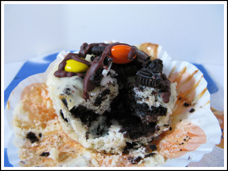 oreocutup Mini cheesecake made with Halloween Oreos.