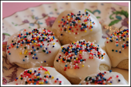 Iced Anise Cookies - Cookie Madness