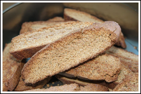 Plain gingerbread biscotti without fruit or nuts.