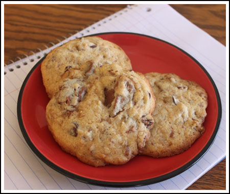 Minnesota Munchers on a red plate.