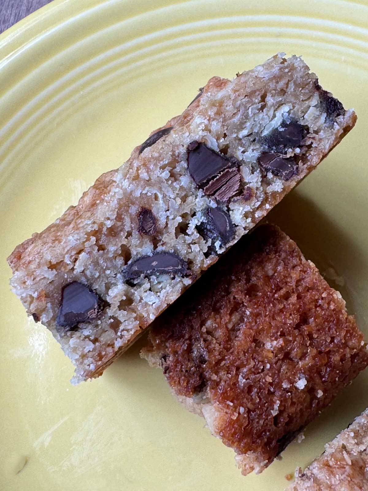 Chocolate Chip Oatmeal Bars texture