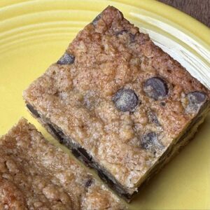 Quick Oatmeal Chocolate Chip Bars