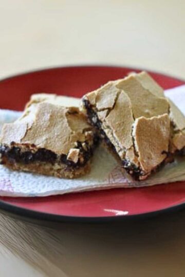 Recipe for Halfway Cookies, bar cookies with a brown sugar base and thin meringue topping.