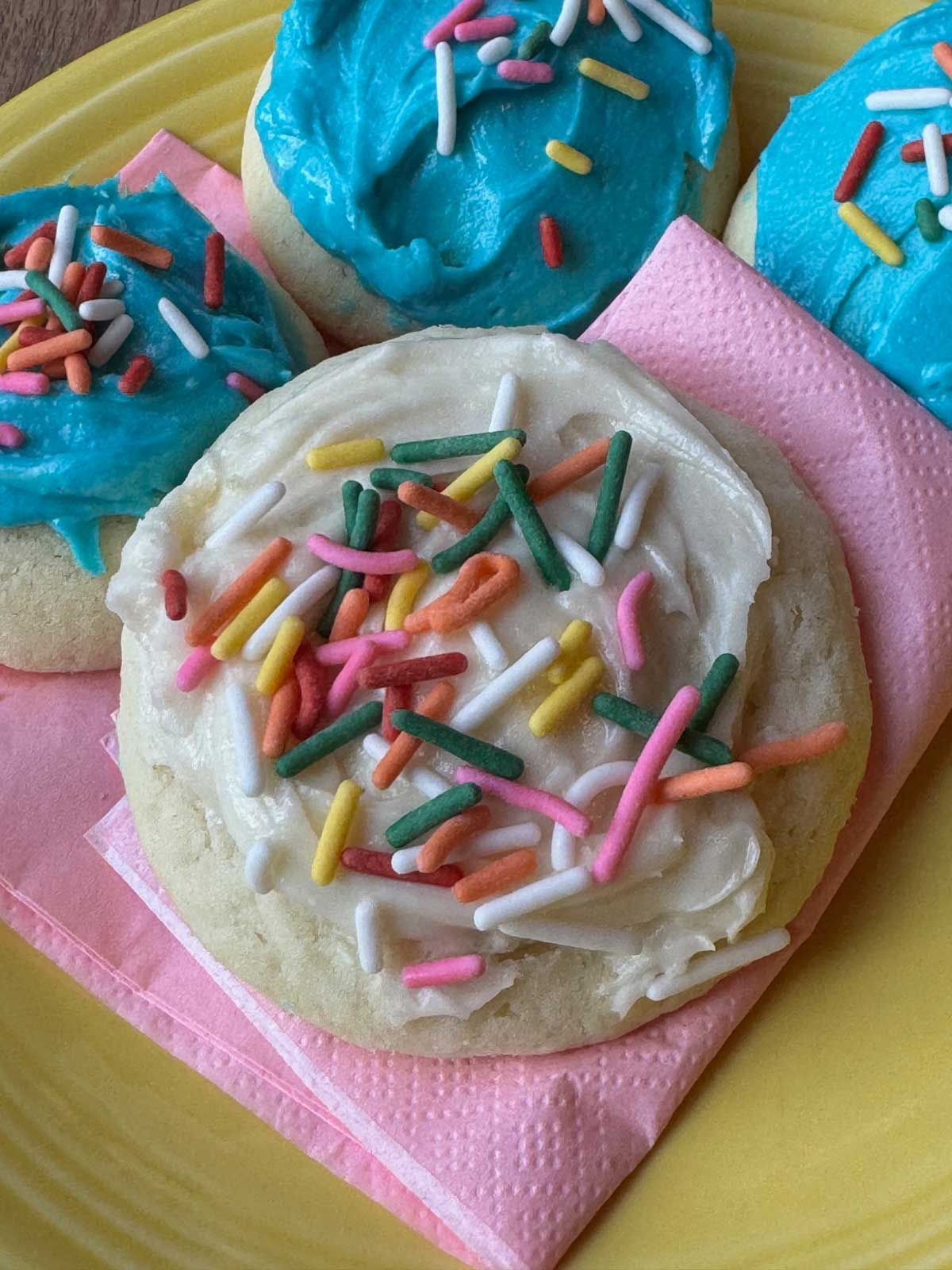 John's Amish Sugar Cookies made with butter, shortening and oil.