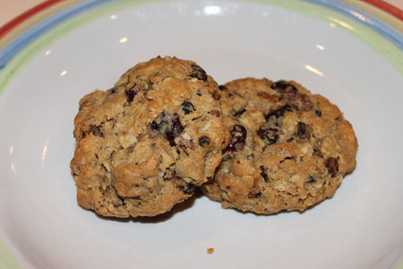 oatmealcookies1 Surprise Oatmeal Cookies with Potato Chips