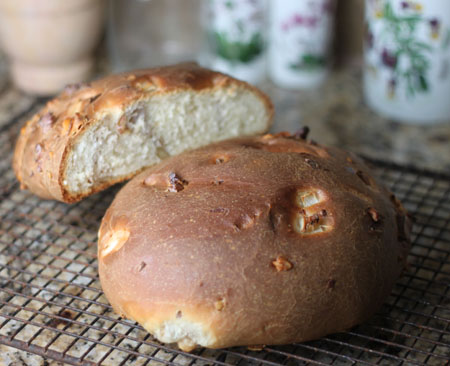 burgundyonionbread Yeasted Burgundy Walnut Bread