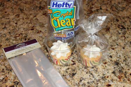 vanilla-bean-2 cupcake packaging and clear cups