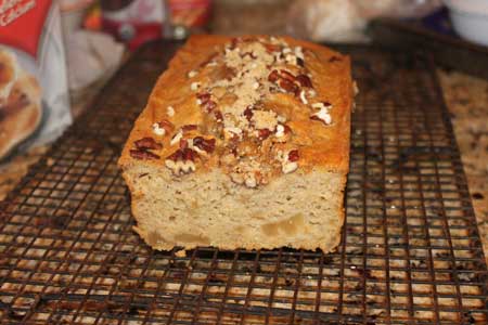 apple-streusel-bread-cut apple streusel bread