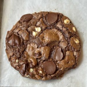 A copycat recipe Ted's Montana Grill cookie.
