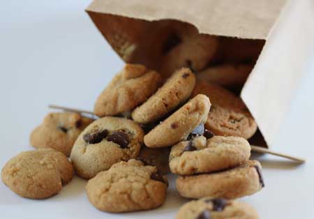 mini-peanut-butter-cookies- Mini Peanut Butter Chocolate Chip Cookies