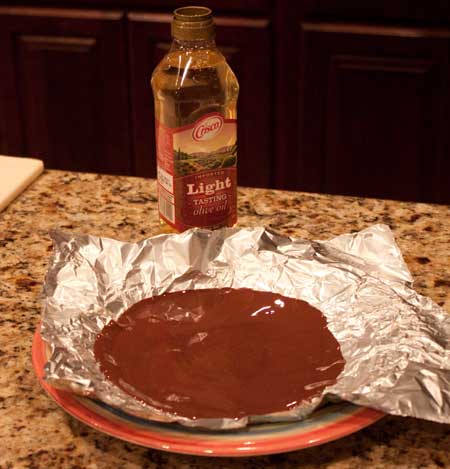 melted-chocolate Melted chocolate on a plate