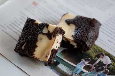 cream-cheese-swirl-brownies swirled cream cheese brownies