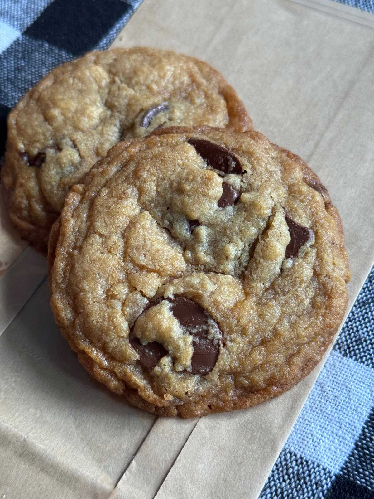 Vegan chocolate chip cookies with coconut oil recipe.