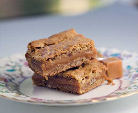 caramel-blondies caramel filled blondies