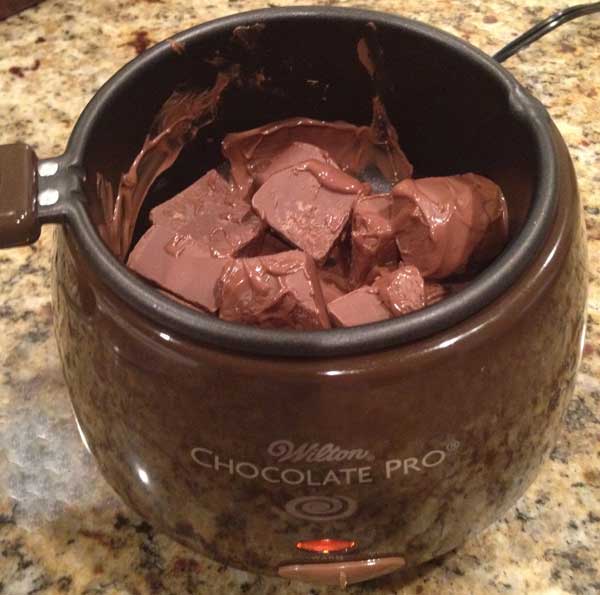 chocolate melting pot