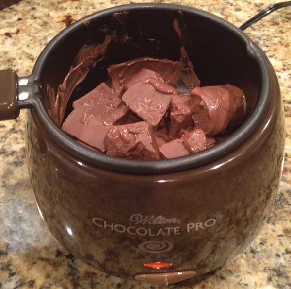 REVIEW: Wilton's Chocolate Pro Melting Pot - Chocolate Factory