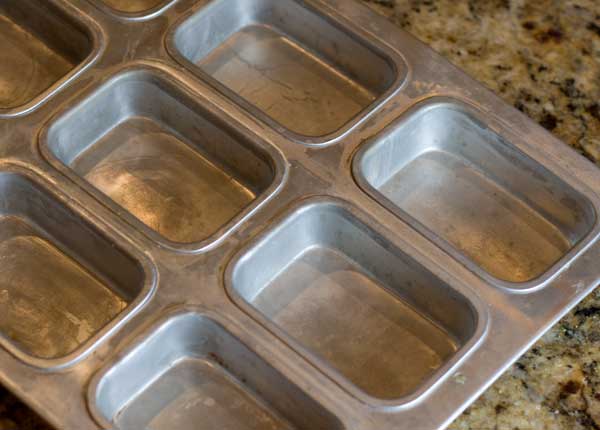 mini-bar-loaf-pan Mini Loaf Pan
