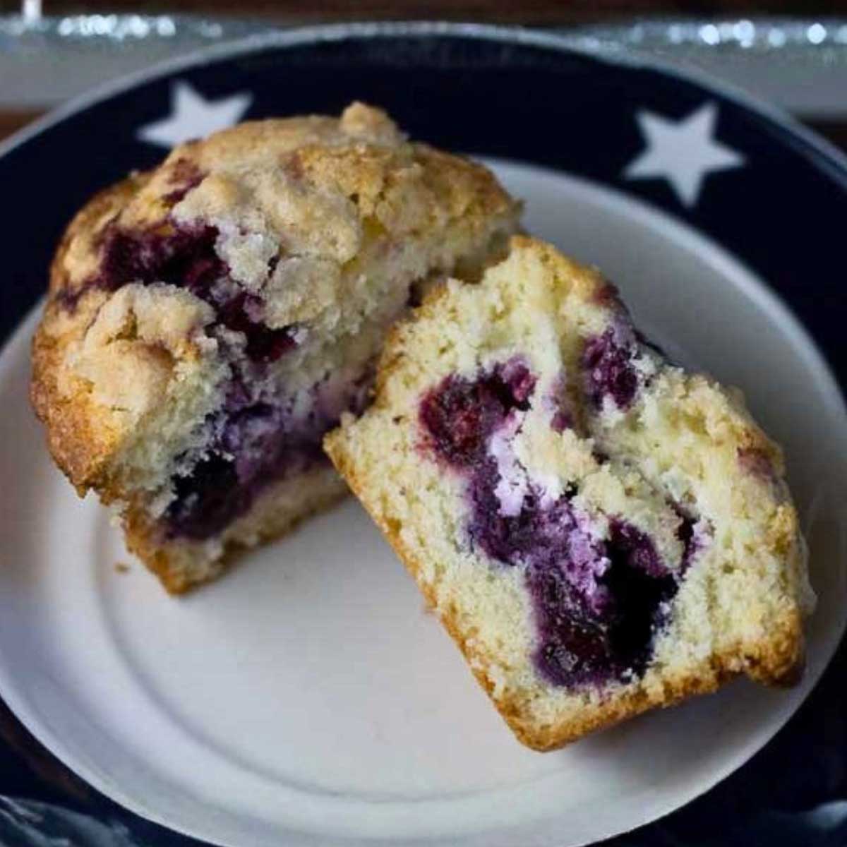 cream-cheese-blueberry-muffin Cream Cheese Filled Blueberry Muffins recipe