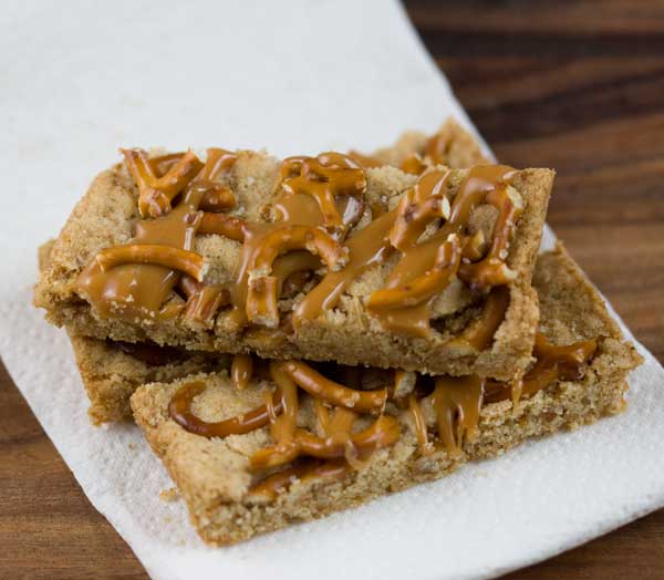 Pretzel Caramel Shortbread Bars