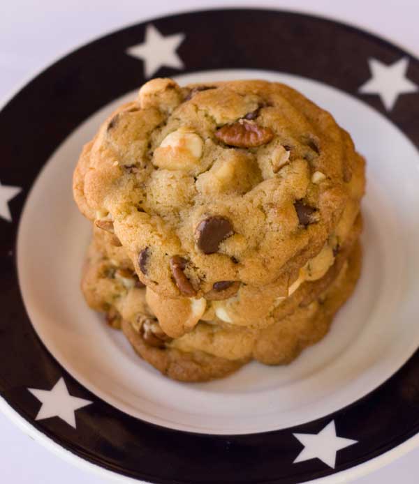 michell-obama-cookie Family Circle's White and Dark Chocolate Presidential Cookies