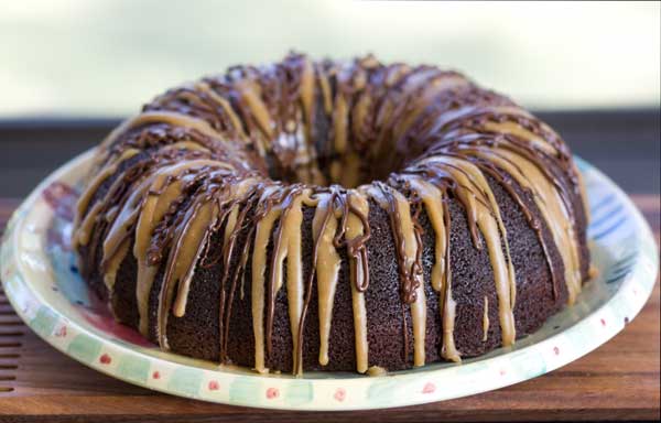 caramel-drizzle-cake-2 praline drizzle cake