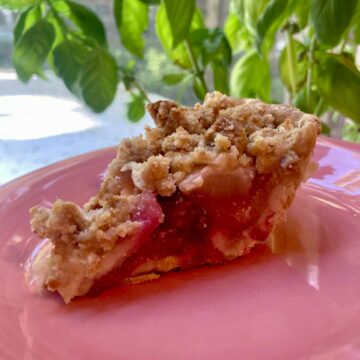 Apple Pear Pie with Gingersnap Topping