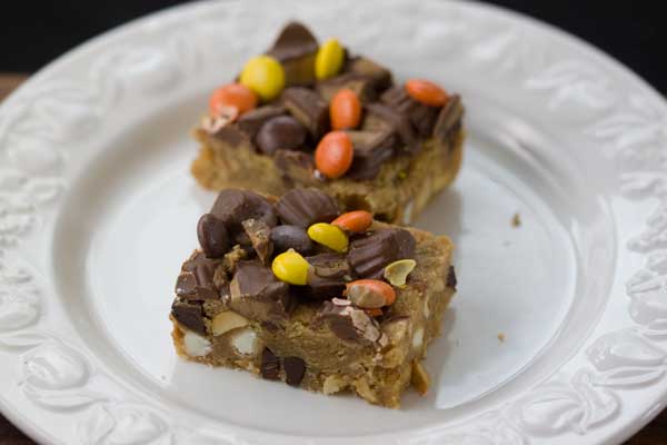 reese-minis-two Easy Peanut Butter Bars made with Reese's Chips