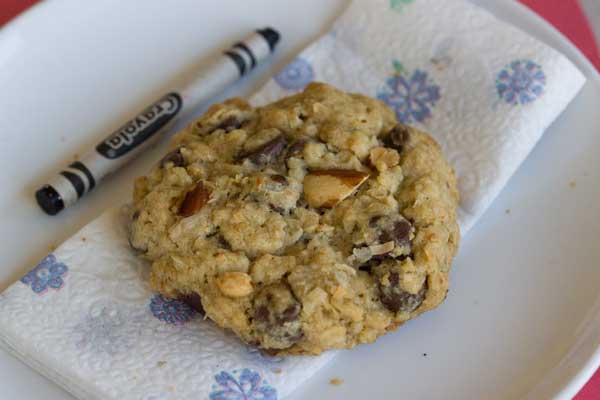 jumbo-oatmeal-chunk jumo oatmeal cookie