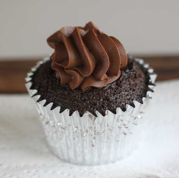 double-chocolate-boston-cre Double Chocolate Boston Cream Pie Cupcake