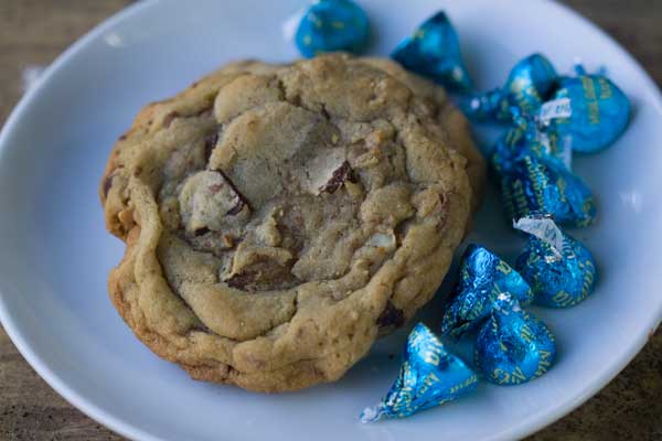 macadamia-kiss-cookies Macadamia Kiss Cookies
