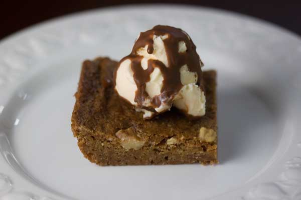 blondie-with-rootbeer-magic blondie with root beer flavored Magic Shell on top