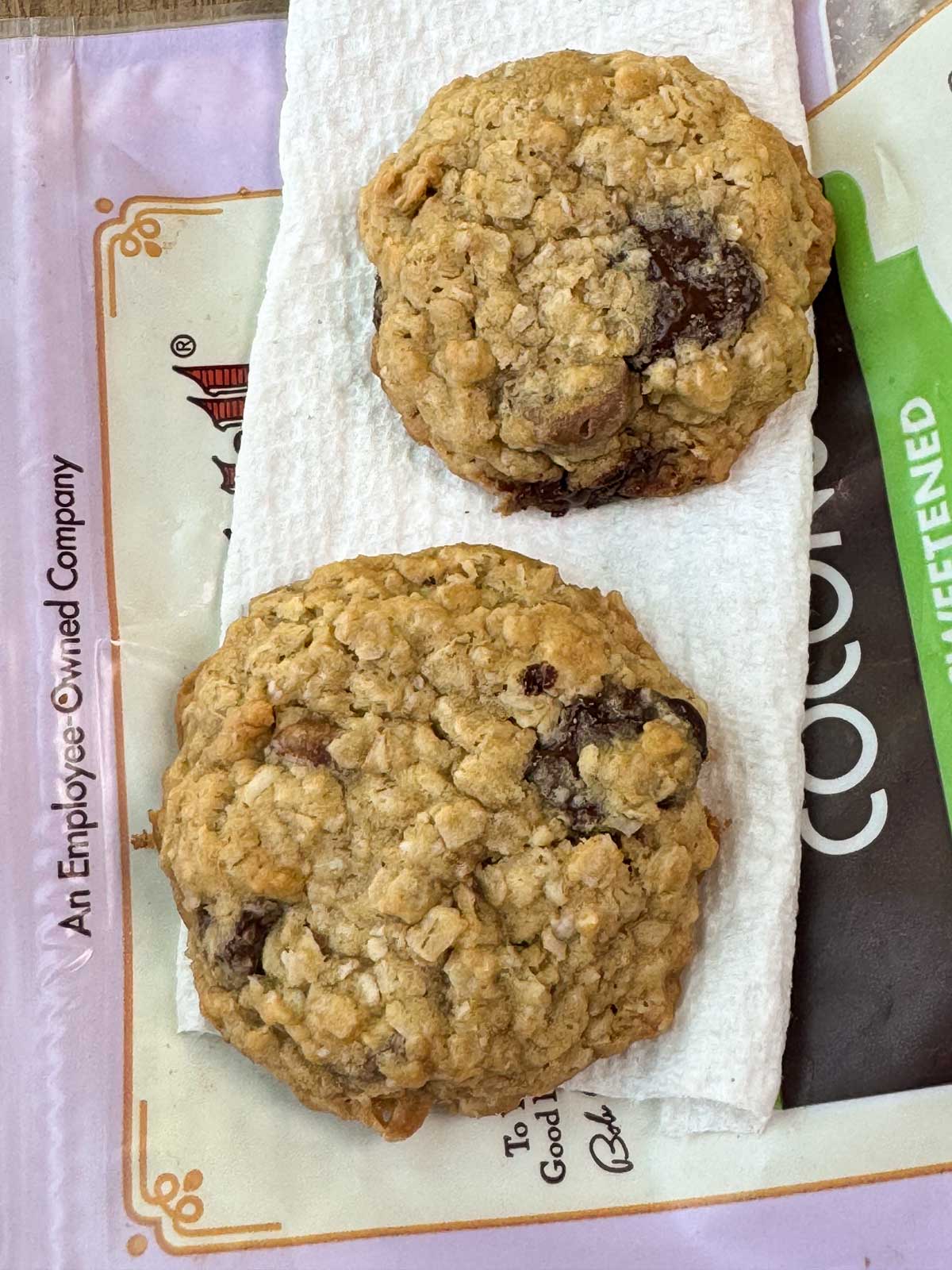 Thick and chewy oatmeal cookies made with coconut flavored instant pudding mix.