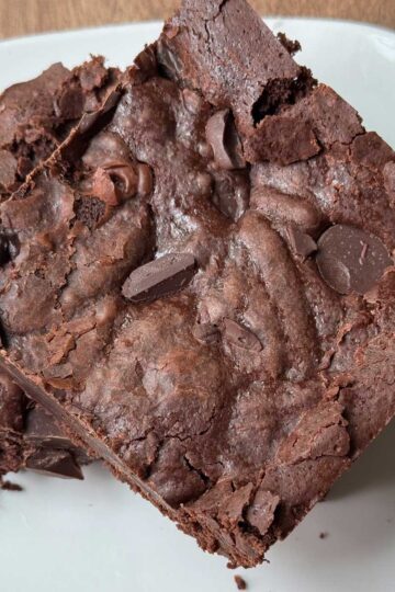 Glass Dish Brownies that were baked in a Pyrex dish.